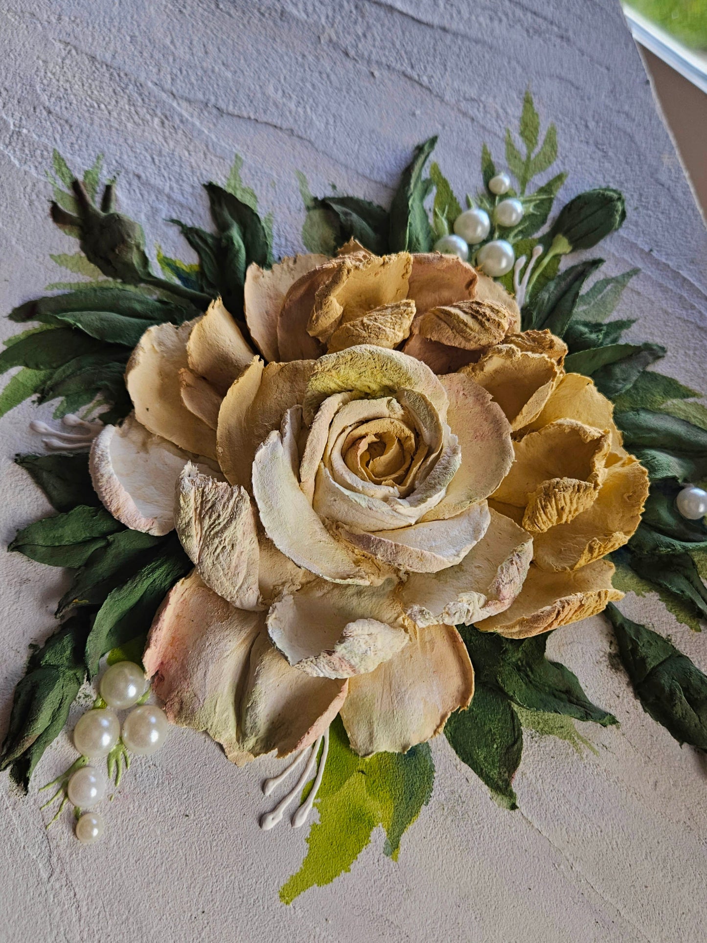 Rose with accessories - Sculpture Painting